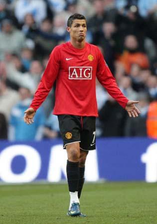 半月遭马刺三杀，这就是卫冕冠军？（半个月内连负马刺三场，这还是卫冕冠军吗？）