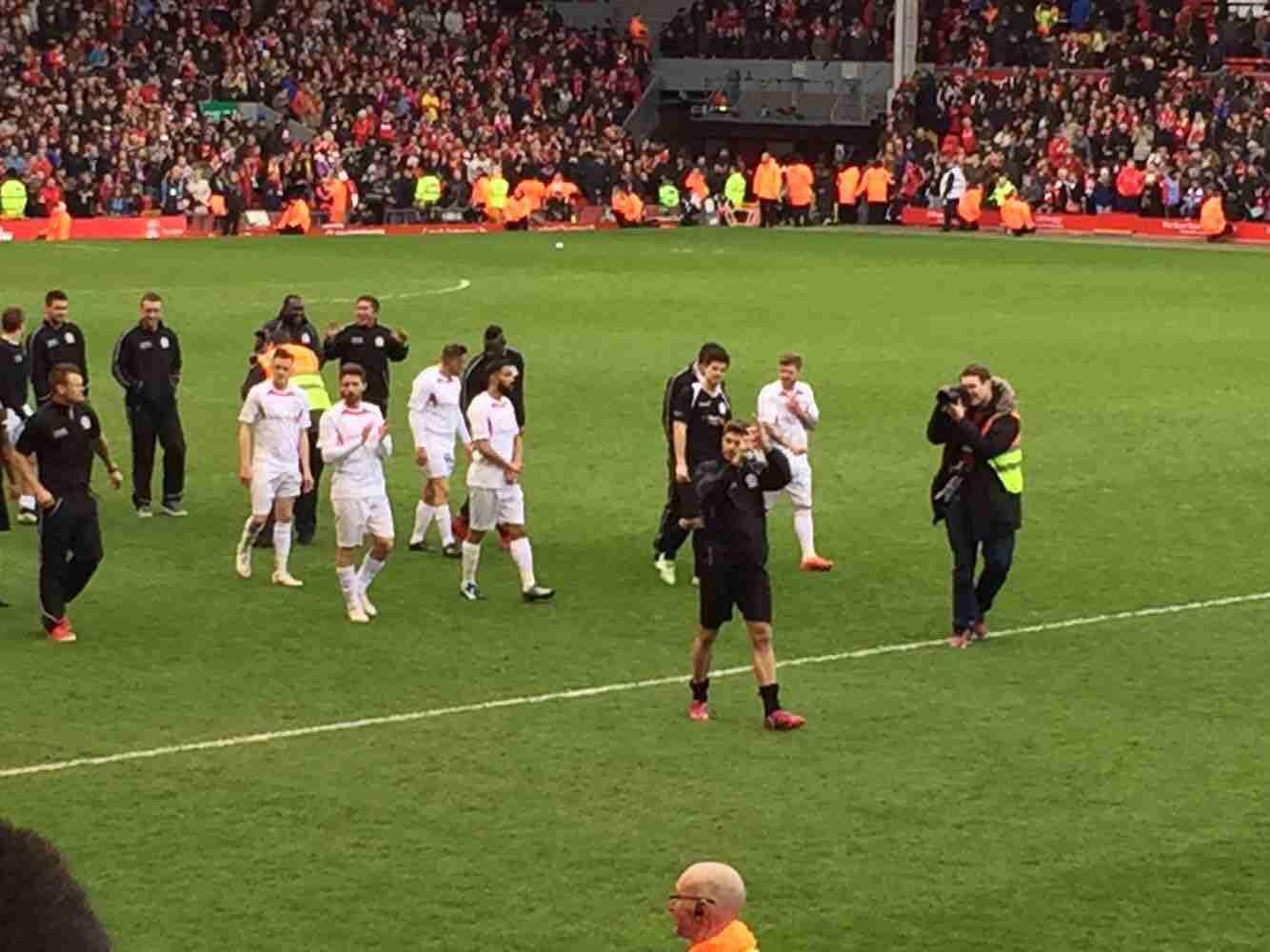 随着曼城1-2，利物浦0-3，英超最新争冠形势出炉：天助阿森纳得利（曼城1-2、利物浦0-3，英超争冠格局突变：阿森纳坐收渔利）