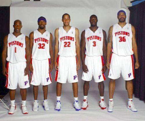 马卡：梅西参观诺坎普引发回归猜测，而美职联支持短期租借（马卡：梅西现身诺坎普引爆回归传闻，美职联或支持短期租借）