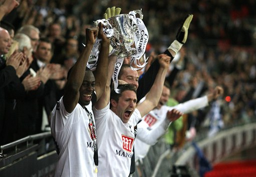 穆帅评价本菲卡13场不败，认为网坛3巨头之一本可以踢足球（穆里尼奥谈本菲卡13场不败：网坛三巨头之一具备踢足球的实力）