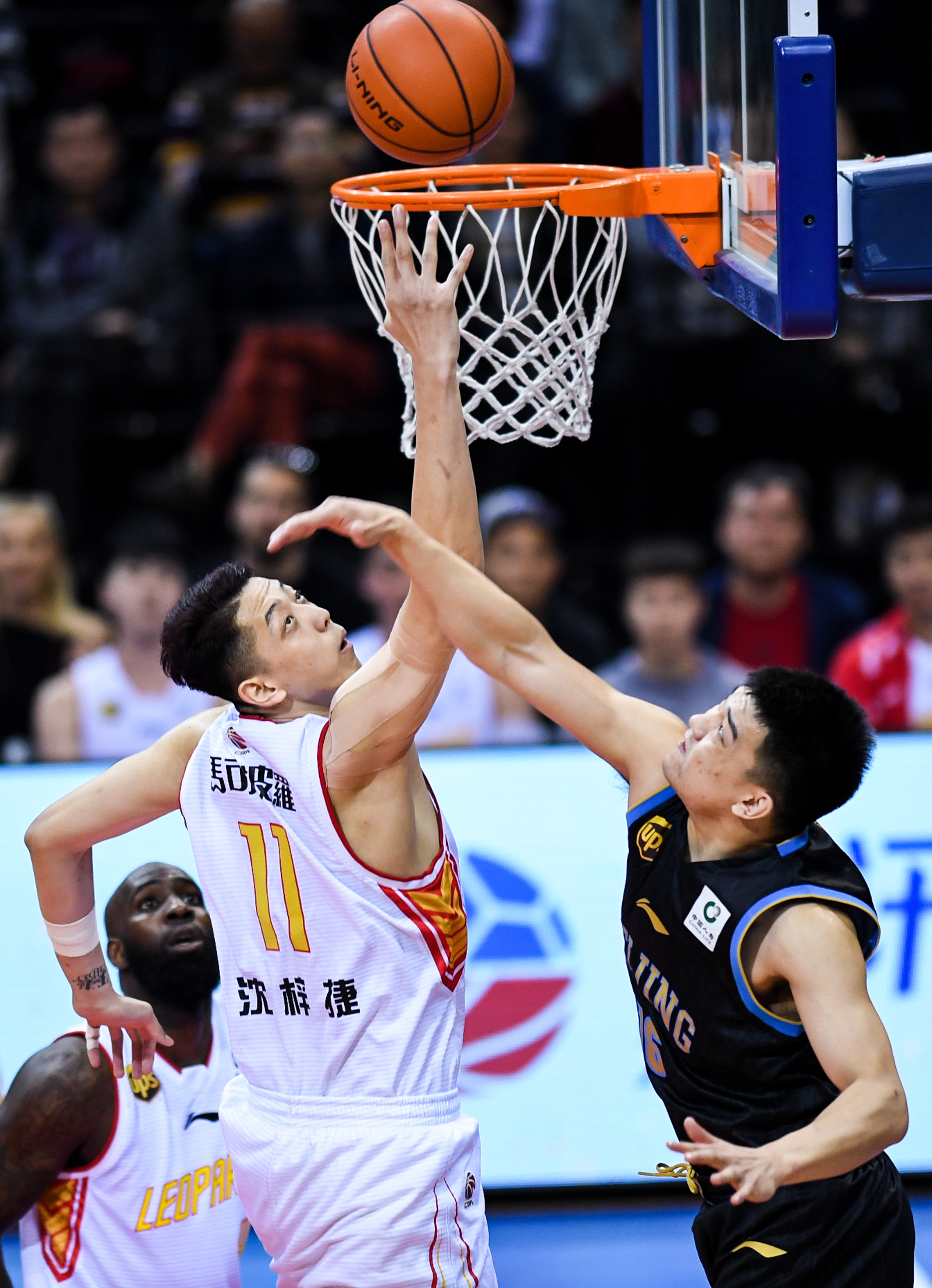 NBA战报：布伦森37分，尼克斯118-109击败雄鹿（NBA快讯：布伦森砍37分，尼克斯118-109力克雄鹿）
