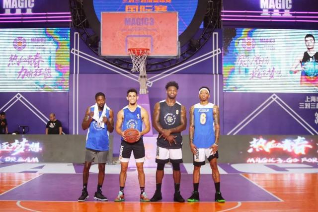 71岁成龙回应衰老：能慢慢变老是幸运（71岁成龙谈衰老：能从容老去是福气）