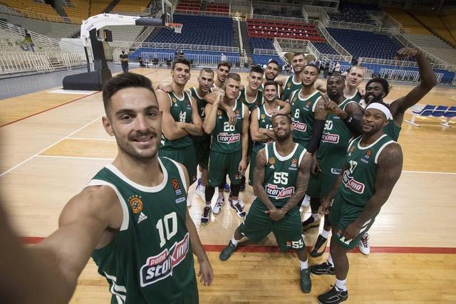 里程碑，海港中场徐新已为中国俱乐部出战200场比赛（徐新达成里程碑：代表中国俱乐部出战满200场）