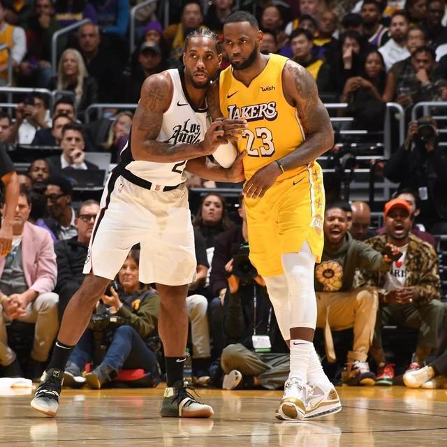 乒乓球混团世界杯：国乒8-0克罗地亚，莎头组合出战拿分（混团世界杯国乒8-0完胜克罗地亚，莎头组合亮相建功）