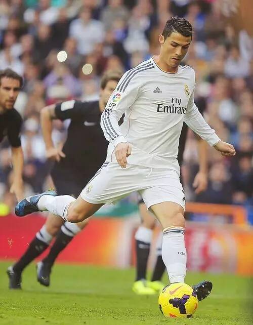 吉格斯：阿马德对现在的曼联太重要了，他在曼联没有替代者（吉格斯：阿马德之于当下曼联至关重要，队内无人可替代）