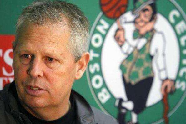 杰威：奖金真的很诱人，而且去拉斯维加斯能带来季后赛的感觉（杰威：奖金太诱人，去拉斯维加斯仿佛置身季后赛）