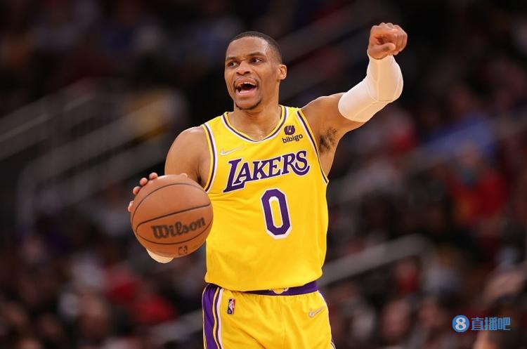 波兰媒体：在得知巴萨的决定前，莱万不会与其他俱乐部谈判（波媒：在明确巴萨决定前，莱万不与其他球队谈判）